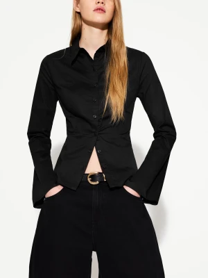 Bershka Dopasowana Koszula Z Rozszerzanym Rękawem Kobieta Czarny