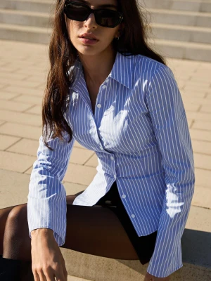 Bershka Dopasowana Koszula Z Rozszerzanym Rękawem Kobieta Niebieski