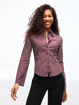 Bershka Dopasowana Koszula Z Rozszerzanym Rękawem Kobieta Rubinowy