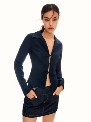 Bershka Dopasowana Koszula Z Wiązaniami Kobieta Niebieski