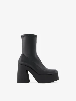 Bershka Dopasowane Botki Za Kostkę Na Platformie I Obcasie Kobieta Czarny