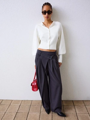 Bershka Dopasowane Spodnie Z Kopertową Talią Kobieta Ciemnoszary