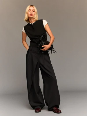 Bershka Dopasowane Spodnie Z Kopertową Talią Kobieta Czarny