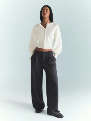 Bershka Dopasowany Kardigan Rib Kobieta Kremowy