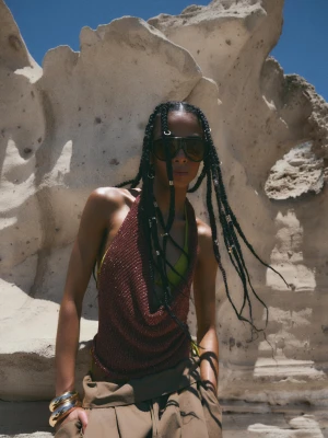 Bershka Drapowany Top Halter Z Metalizowaną Nicią Kobieta Xs-S Brązowy