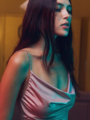 Bershka Drapowany Top Na Ramiączkach Z Łańcuchem Kobieta Różowy