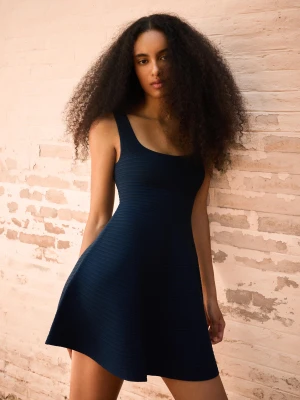 Bershka Dzianinowa Sukienka Mini O Rozkloszowanym Kroju Kobieta Granatowy