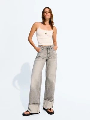 Bershka Dżinsy O Kroju Wide Leg 90'S Z Dziurami Kobieta Szary