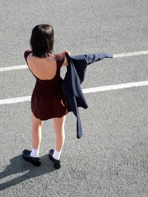 Bershka Elastyczna Sukienka Mini Kobieta Brązowy