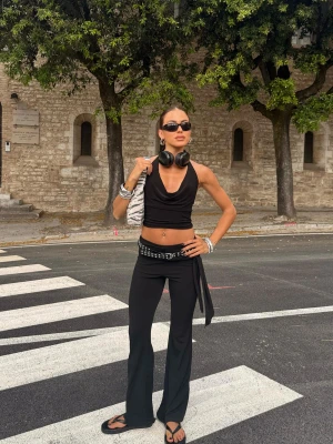 Bershka Flare Trousers With Tied Front Kobieta Czarny
