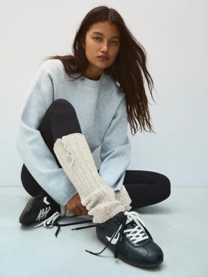 Bershka Getry Dzianinowe Z Guzikami Kobieta Kremowy