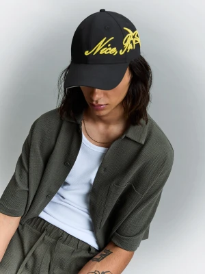 Bershka Haftowana Czapka Z Daszkiem Mężczyzna Czarny