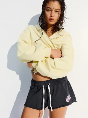 Bershka Haftowane Shorty Z Dzianiny Dresowej Kobieta Niebieski