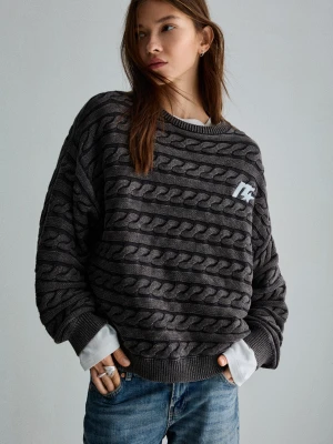 Bershka Haftowany Sweter Ze Splotem Warkoczowym Kobieta Xs-S Ciemnoszary