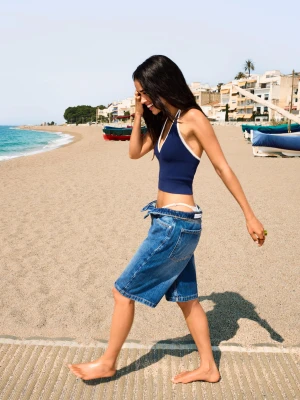 Bershka Jeansowe Spodenki Baggy Kobieta Niebieski