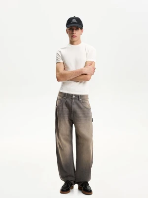Bershka Jeansy Balloon Fit Baggy Mężczyzna Brązowy