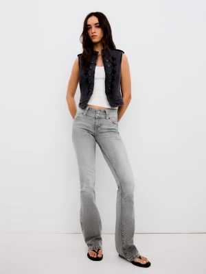 Bershka Jeansy Bootcut Z Niskim Stanem I Klapami Kobieta Szary