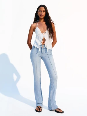 Bershka Jeansy Bootcut Z Niskim Stanem Kobieta Jasnoniebieski