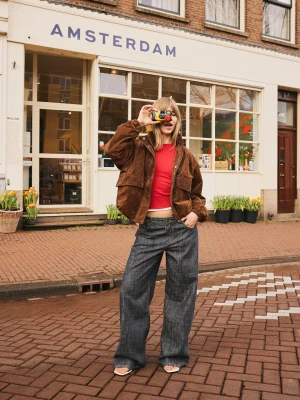 Bershka Jeansy Boyfriend Z Niskim Stanem I Fakturą Kobieta Niebieski