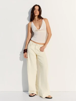 Bershka Jeansy Boyfriend Z Niskim Stanem Kobieta Kremowy