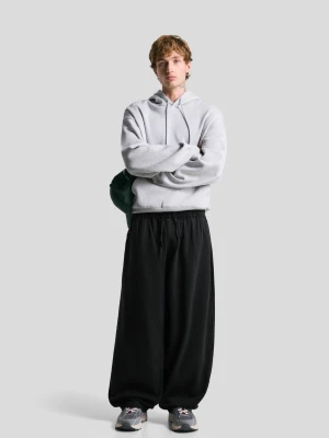 Bershka Jeansy Jogger Mężczyzna Czarny