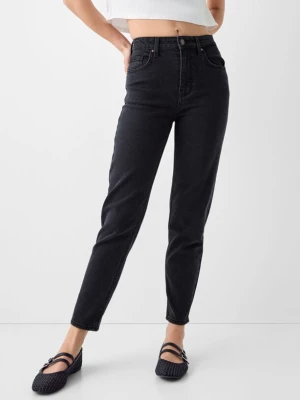 Bershka Jeansy Mom Slim Comfort Kobieta Czarny