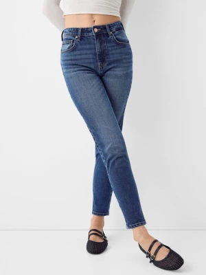 Bershka Jeansy Mom Slim Comfort Kobieta Niebieski