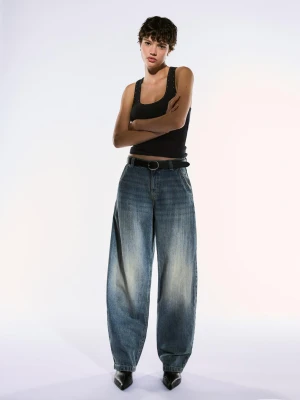 Bershka Jeansy O Kroju Baggy Balloon Kobieta Wyblakły Niebieski