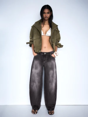 Bershka Jeansy O Kroju Baggy Barrel Z Niskim Stanem Kobieta Szary