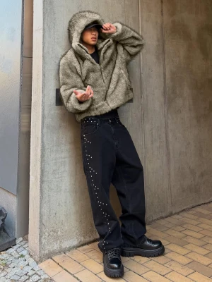 Bershka Jeansy O Kroju Baggy Z Ćwiekami Mężczyzna Czarny