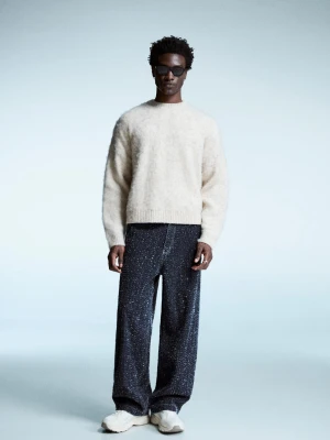 Bershka Jeansy O Kroju Baggy Z Haftem Mężczyzna Granatowy