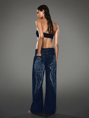 Bershka Jeansy O Kroju Baggy Z Laserowym Nadrukiem Edycja Limitowana Kobieta Niebieski