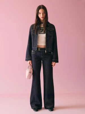 Bershka Jeansy O Kroju Baggy Z Niskim Stanem I Haftem Kobieta Granatowy