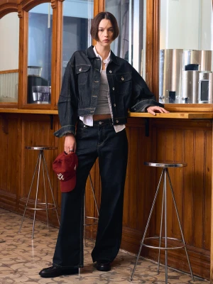 Bershka Jeansy O Kroju Baggy Ze Średnim Stanem Kobieta Granatowy