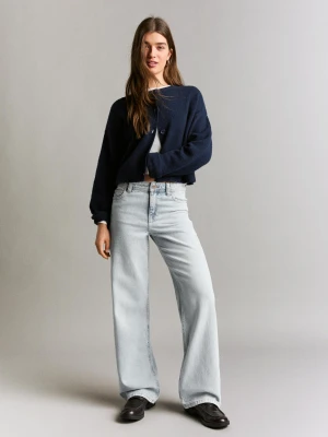 Bershka Jeansy O Kroju Baggy Ze Średnim Stanem Kobieta Wyblakły Niebieski