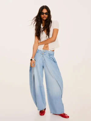 Bershka Jeansy O Kroju Balloon Twisted Z Niskim Stanem Kobieta Wyblakły Niebieski