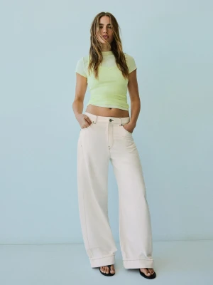 Bershka Jeansy O Kroju Balloon Z Klamrą Z Tyłu Kobieta Kremowy