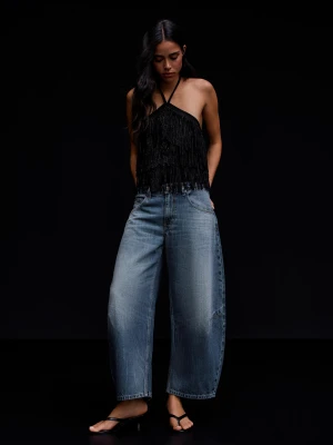 Bershka Jeansy O Kroju Barrel I Krótszym Fasonie Kobieta Wyblakły Niebieski