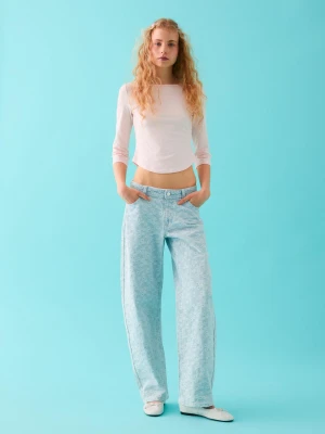 Bershka Jeansy O Kroju Barrel Polly Pocket Kobieta Jasnoniebieski