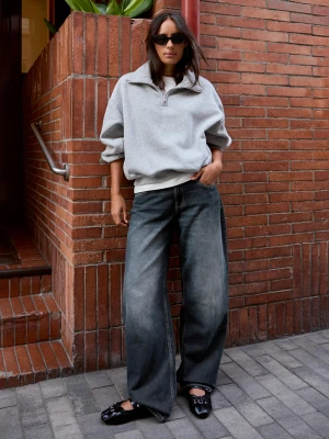 Bershka Jeansy O Kroju Barrel Z Niskim Stanem Kobieta Ciemnoniebieski