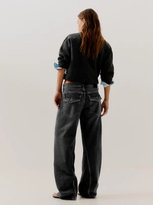 Bershka Jeansy O Kroju Barrel Z Niskim Stanem Kobieta Ciemnoszary