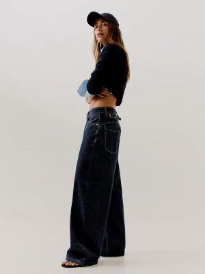 Bershka Jeansy O Kroju Barrel Z Tylną Sprzączką Kobieta Granatowy