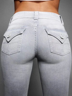 Bershka Jeansy O Kroju Bootcut Z Klapami Kobieta Szary