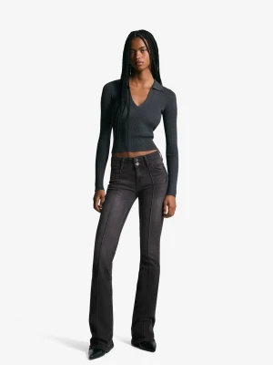 Bershka Jeansy O Kroju Bootcut Z Niskim Stanem Kobieta Czarny