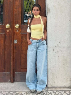 Bershka Jeansy O Kroju Boyfriend Kobieta Wyblakły Niebieski