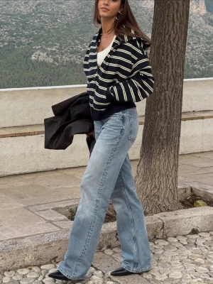 Bershka Jeansy Boyfriend Z Niskim Stanem Kobieta Wyblakły Niebieski