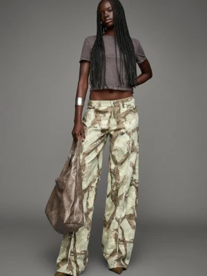 Bershka Jeansy O Kroju Boyfriend Z Nadrukiem Kobieta Zielony