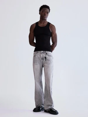 Bershka Jeansy O Kroju Flare Straight Mężczyzna Szary