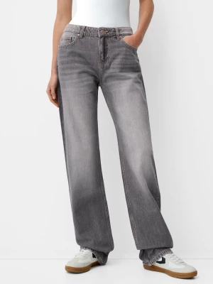 Bershka Jeansy O Kroju Low Waist Straight Kobieta Szary