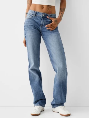 Bershka Jeansy O Kroju Low Waist Straight Kobieta Wyblakły Niebieski